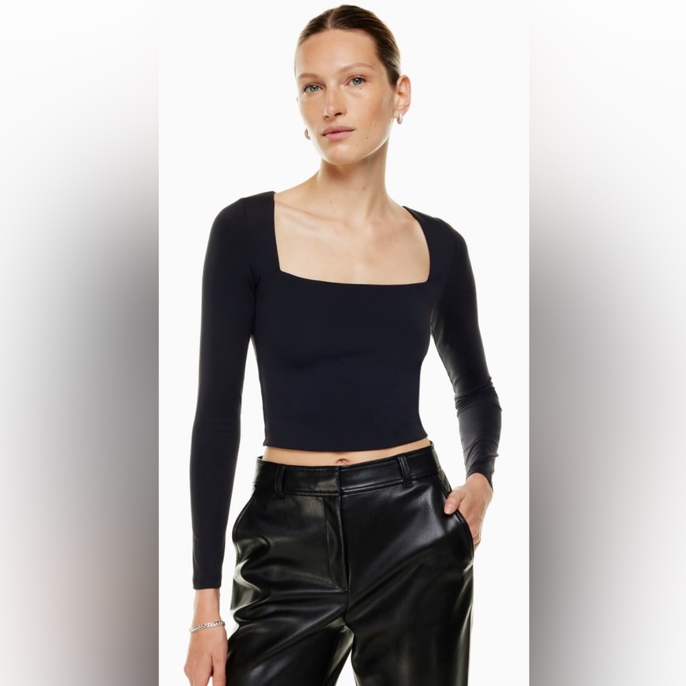 Aritzia Babaton Contour Square Neck Crop Long Sleeve